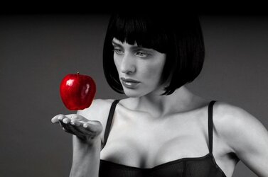 CAT 4069 CD168 LADY WITH RED APPLE.jpg