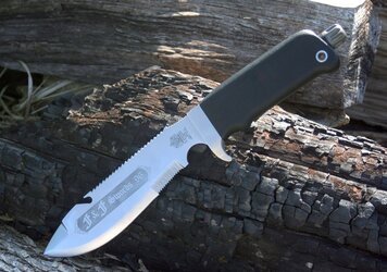 $survival knife1 (resized).jpg