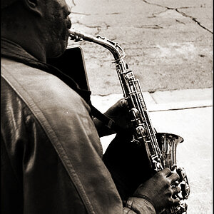 3267-saxplayer