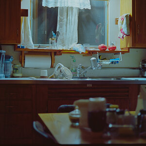 Late Night Kitchen (1V, 6D)