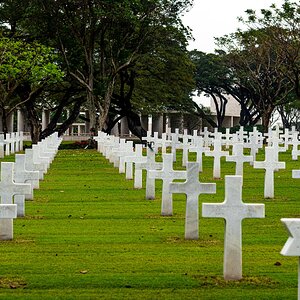 war-cemetary_52966967921_o.jpg