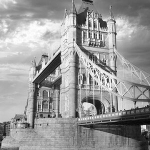 tower-bridge_52966328887_o.jpg