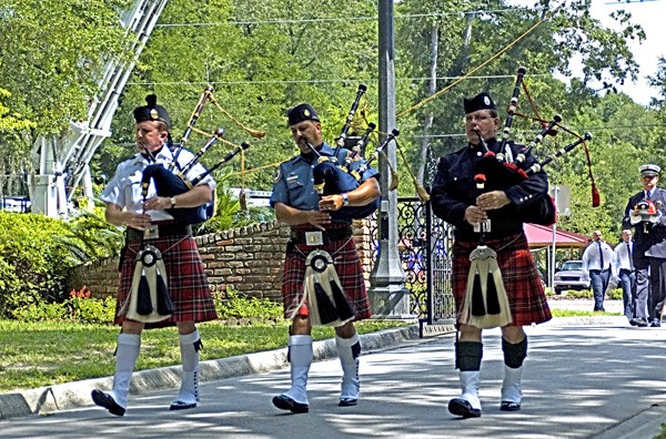 7985-TraditionalBagpipes2