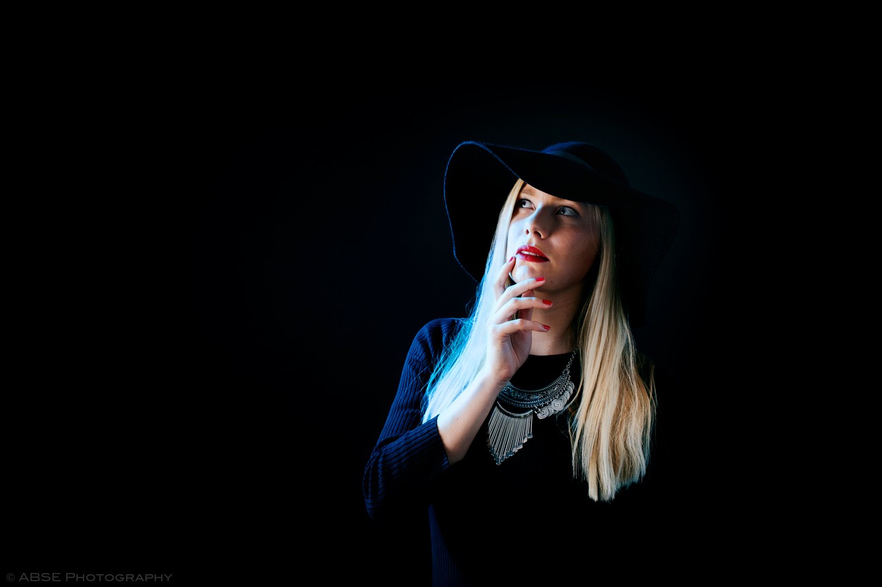 melly-portrait-light-color-blue-mystery.jpg