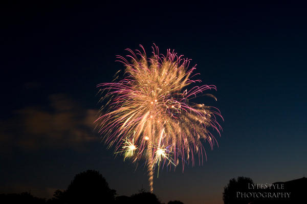 Fireworks_2_by_LytestylePhotography.jpg