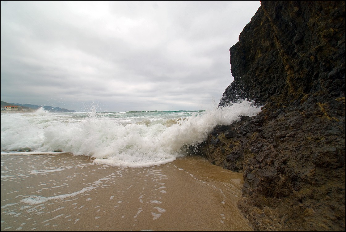 San_Lorenzo_Beach__Ecuador_3_by_THood84.jpg