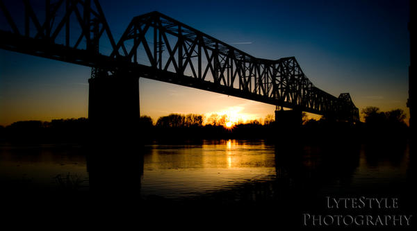 train_bridge_2_by_LytestylePhotography.jpg