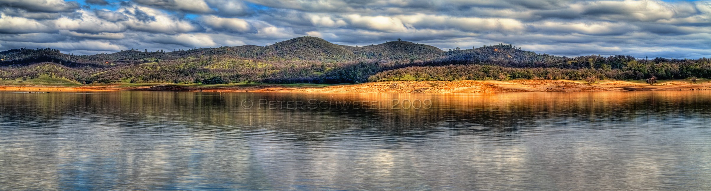 Folsom_Lake_by_pschwefel.jpg