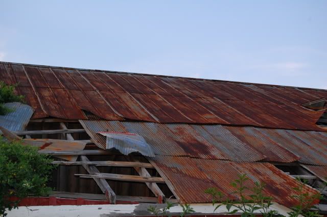 rustyroof1.jpg