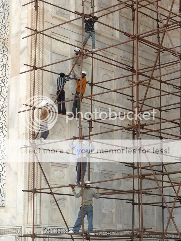 TajMahal-Agra7-Baustelle-klein.jpg