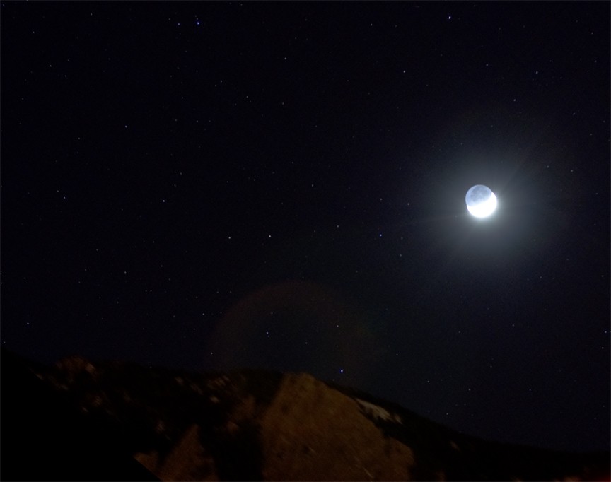 earthshine_over_flatirons_20081231.jpg