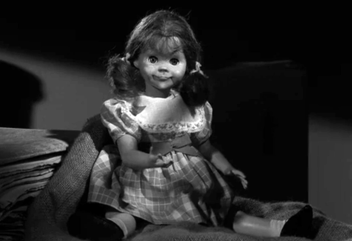 twilight-zone-talky-tina-doll-replica-4.jpg