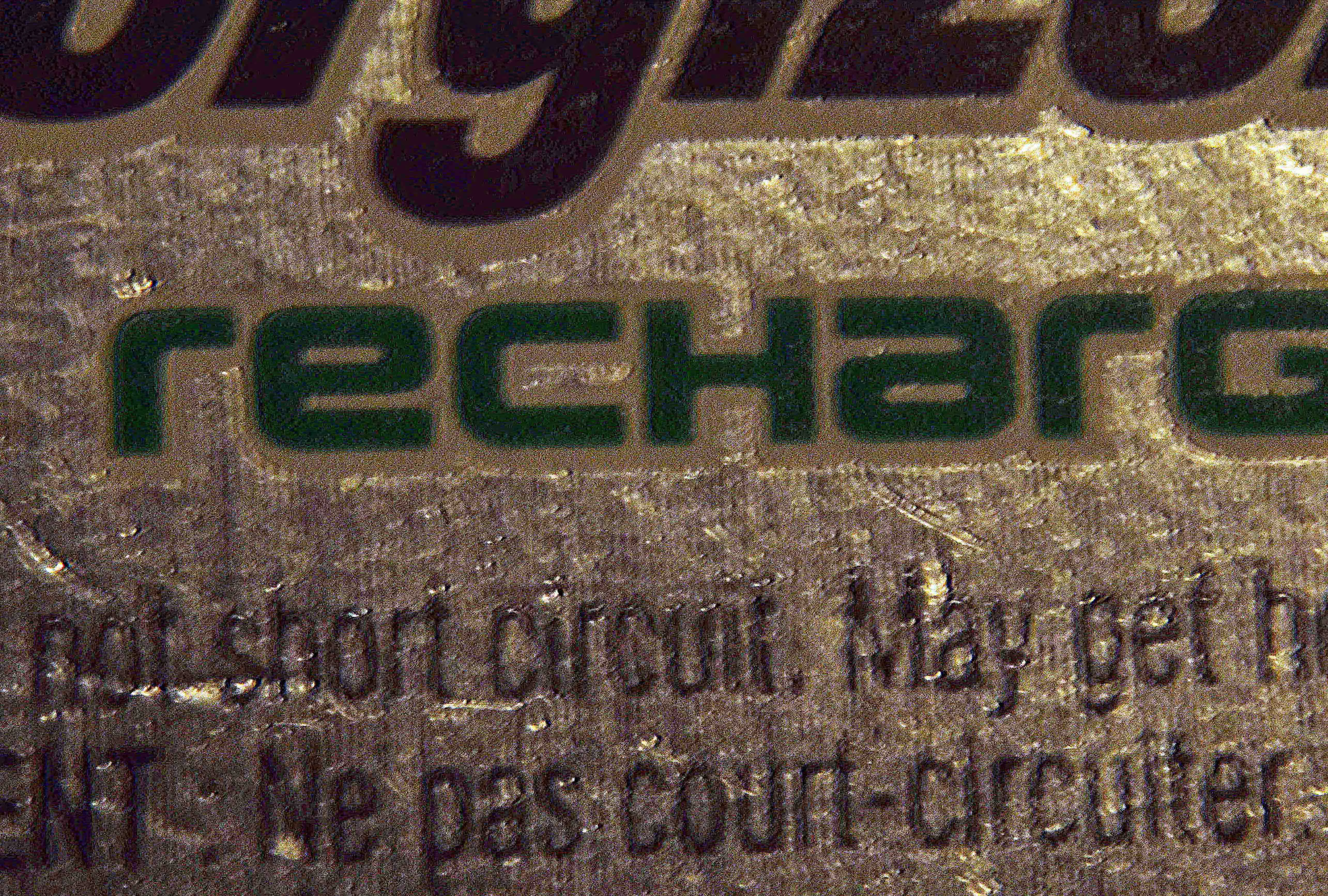 macro-small.webp