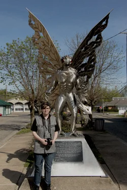 EmiyMothman.webp EmiyMothman.webp