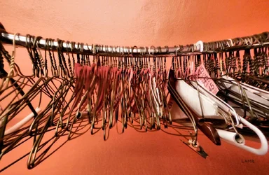 hangers.jpg sigg.webp