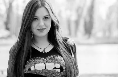 Portret - Miljana 6 RAW.webp