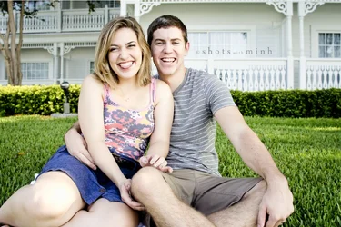 $Aric_Leah_Grass_04_Portfolio.webp
