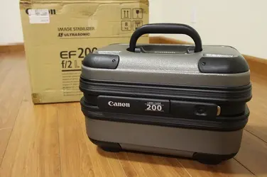 Canon 200mm F 2.0 L IS  6.webp