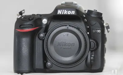 D7100_front_small.webp