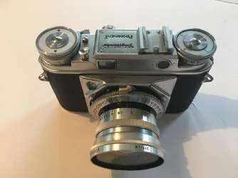 Voigtlander front angle view w lens.webp