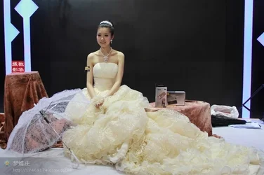 $show girl (2).webp