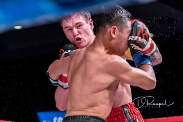 Fight8-20.JPG