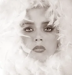 CAT 6307 CD220 WOMAN IN FEATHERS.webp