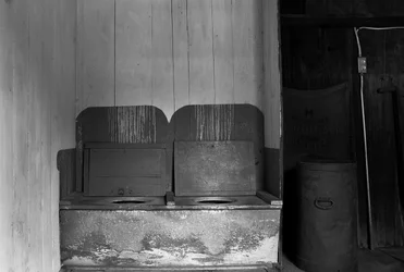 $Frost Farm throne.webp