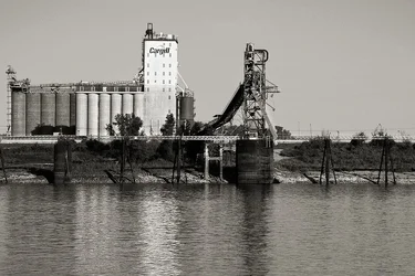 $grain_elevator.webp $grain_elevator.webp