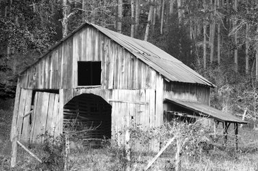 $Barn 2 blk and white 4x6.jpg