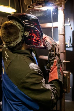 $welder2.webp