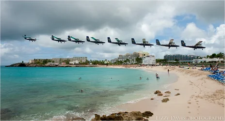 $PlanesAtStMaarten.webp