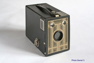 Eastman Kodak - Six 20 Brownie Junior [79].jpg