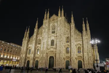 Front of Duomo at night II.webp