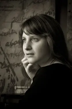 $154646d1325711152-creativity-single-light-post-your-images-grace_sepia.webp