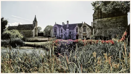 P1000224-GreatChalfieldManor-Atworth-Melksham-Wiltshire.webp