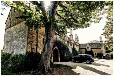 P1000227-GreatChalfieldManor-Atworth-Melksham-Wiltshire.webp