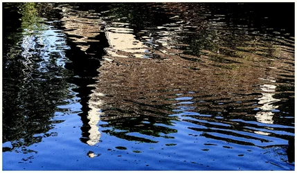 P1000256-LakeReflectionGreatChalfieldManor-Atworth-Melksham-Wiltshire.webp