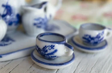 $tea_set.webp