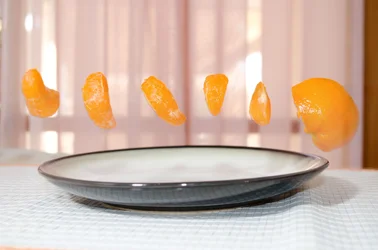 $Flotaing orange.webp