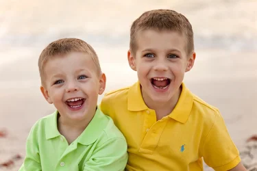 $Brady and Nick Laughing 1000px.webp