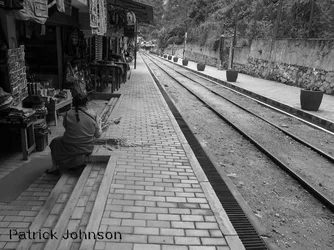 $Peruvian Woman by Tracks1.webp