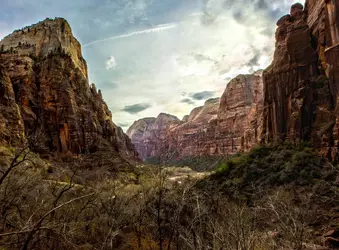 $Weeping Rock Pano (1280x946).webp
