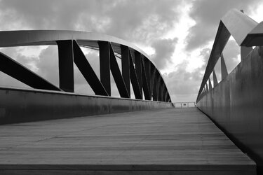 $B&W BREAKWATER.jpg