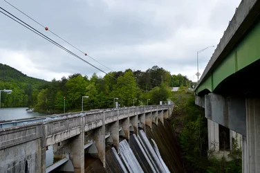 $bridge and dam 2.webp