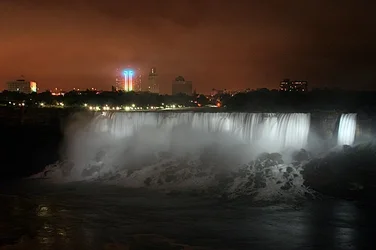 $ce_niagara_at_night.webp $ce_niagara_at_night.webp