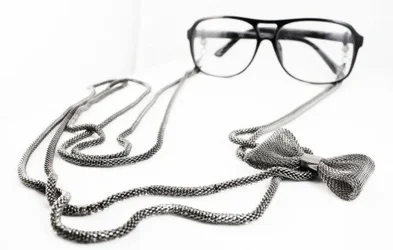 $eyeglasses-chain-lg.webp