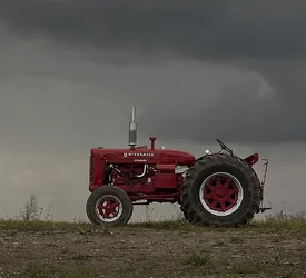 $Tractor 2.webp