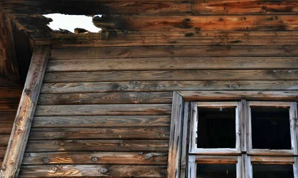 $Hole_in_the_roof_web.webp