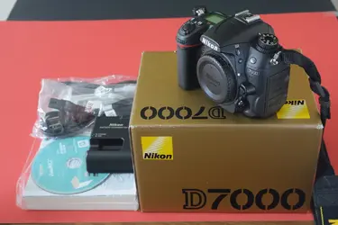 $Nikon D7000 front.webp